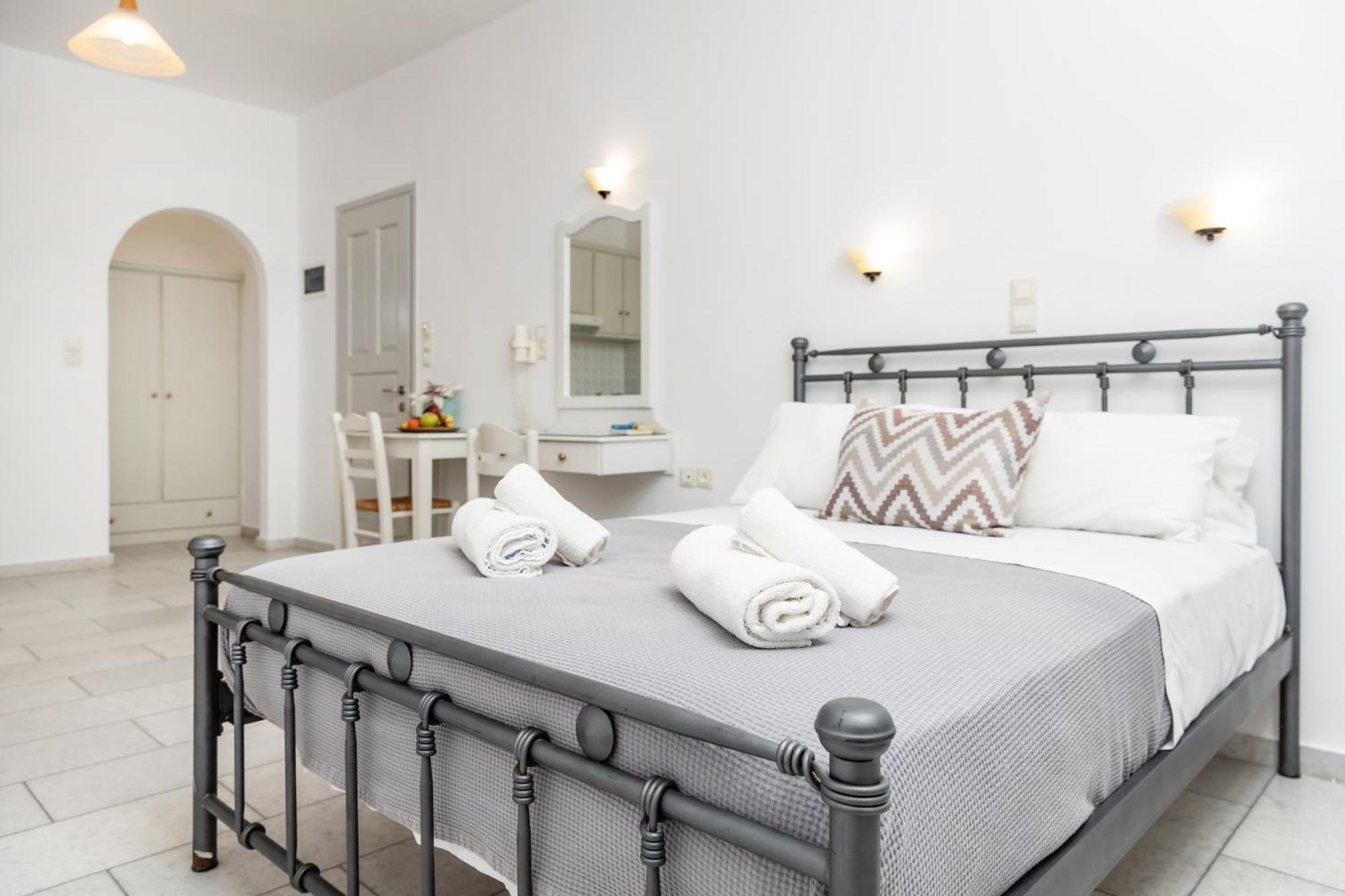 Depis Studios & Apartments Naxos City Exterior foto